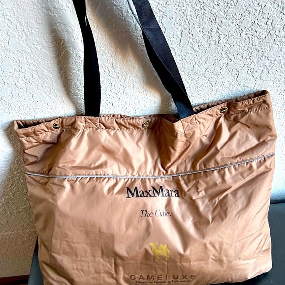 MAX MARA The Cube Greenco Cameluxe padded coat, caramel - Picture 13 of 15